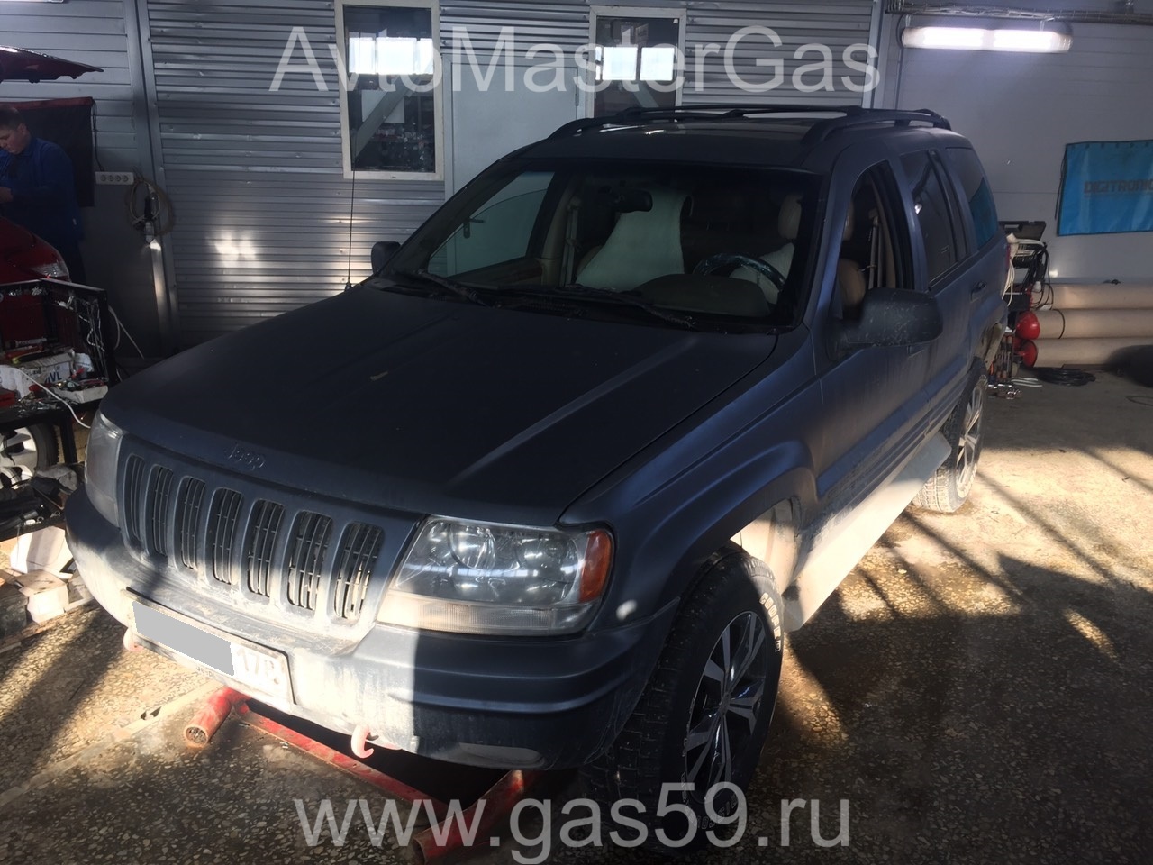 Установка ГБО на Jeep Grand Cherokee 1994г., ГБО 4 поколения, пропан LANDIRENZO (Италия), L6 двигатель 4.0л. 4WD