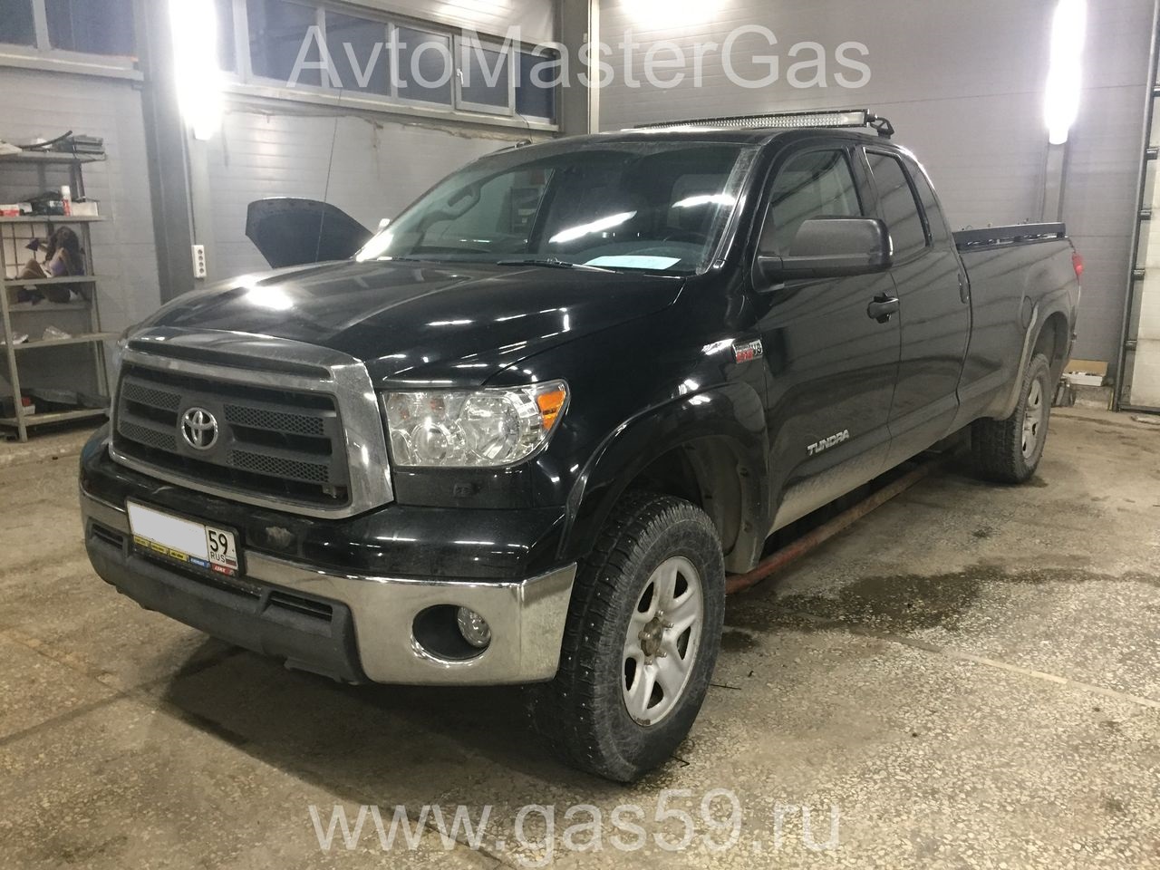Установка ГБО на Toyota Tundra 2010г., ГБО 4 поколения, пропан LANDIRENZO (Италия), двигатель 5.7л.