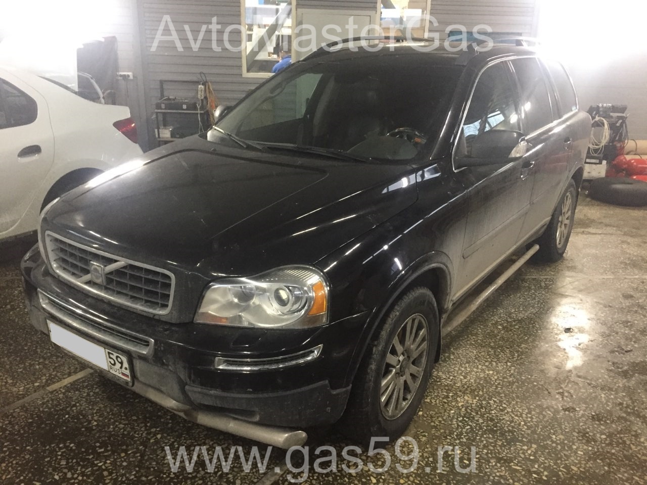 Установка ГБО на Volvo XC90 2008г., ГБО 4 поколения, метан LANDIRENZO (Италия), двигатель 2.5л T5 AWD. 5 цилиндров