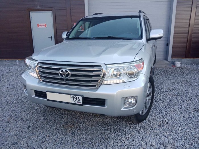 Установка ГБО на Toyota Land Cruiser 200 2012г., ГБО 4 поколения, пропан LANDIRENZO (Италия), двигатель 4.6л. 8 цилиндров