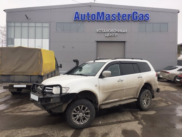 Установка ГБО на Mitsubishi Pajero Sport 2013г., ГБО 4 поколения, пропан LANDI RENZO (Италия), двигатель 3.0л. 6 цилиндров