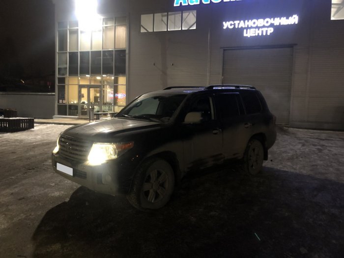 Установка ГБО на Toyota Land Cruiser 200 2012г., ГБО 4 поколения, пропан LANDIRENZO (Италия), двигатель 4.6л. 8 цилиндров