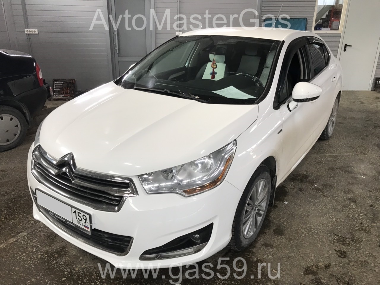 Установка ГБО на Citroen C4 2013г., ГБО 4 поколения, пропан LANDIRENZO (Италия), VTi двигатель 1.6л. 4 цилиндра, 120 л.с.