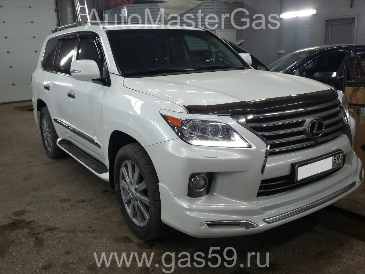 Установка ГБО на Lexus LX 570 2013г., ГБО 4 поколения, метан LANDIRENZO (Италия), двигатель 383л.с. 8 цилиндров