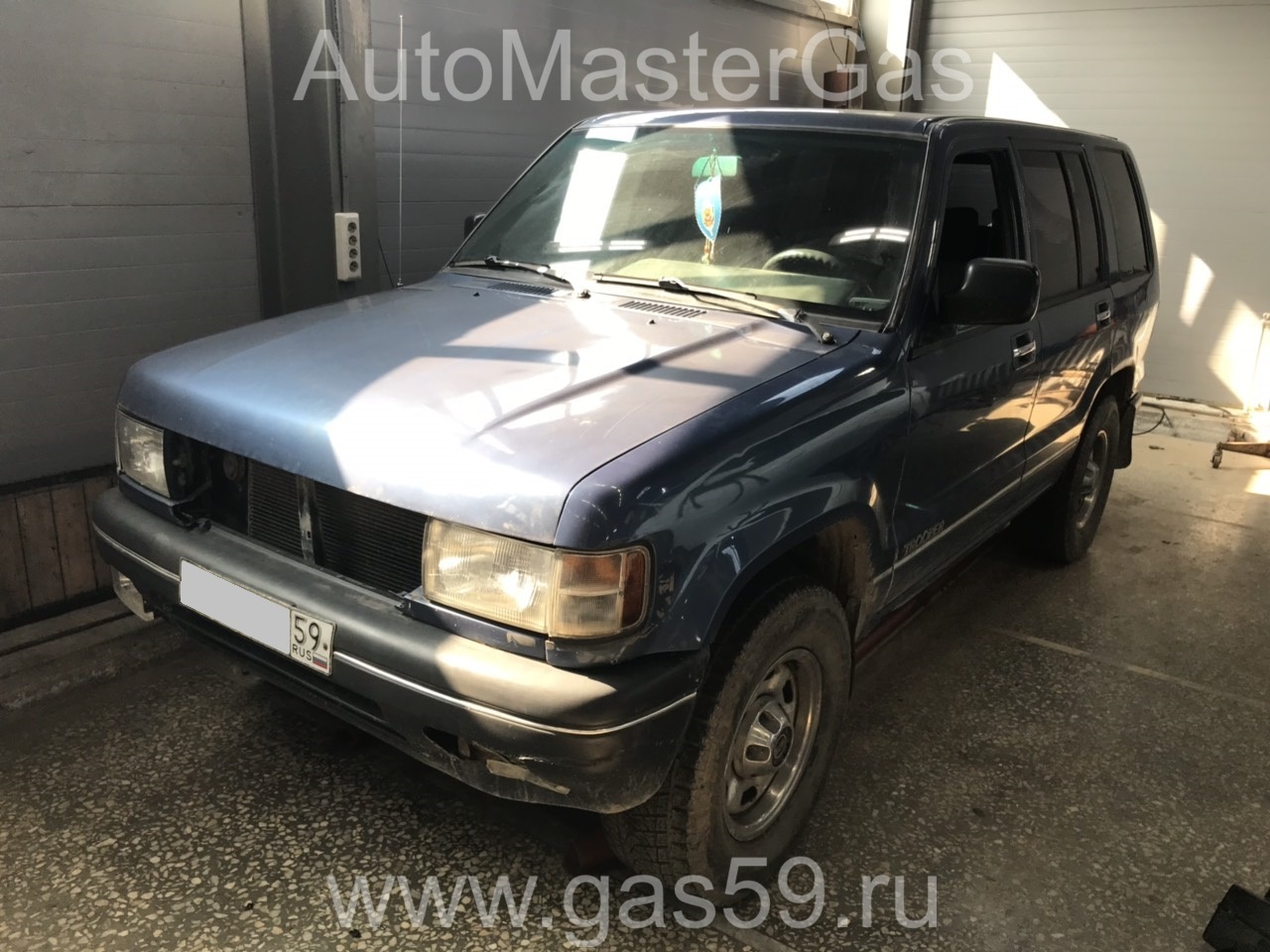 Установка ГБО на Isuzu Trooper 1992г., ГБО 4 поколения, пропан LANDIRENZO (Италия), двигатель 3.0л. 6 цилиндров