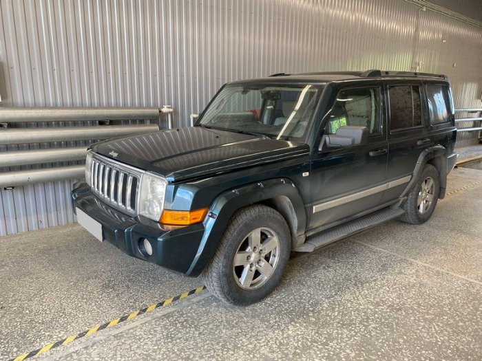 Установка ГБО на Jeep Commander 2006 г, ГБО 4 поколения, пропан LANDI RENZO (Италия), двигатель 5,7 л. 8 цилиндров